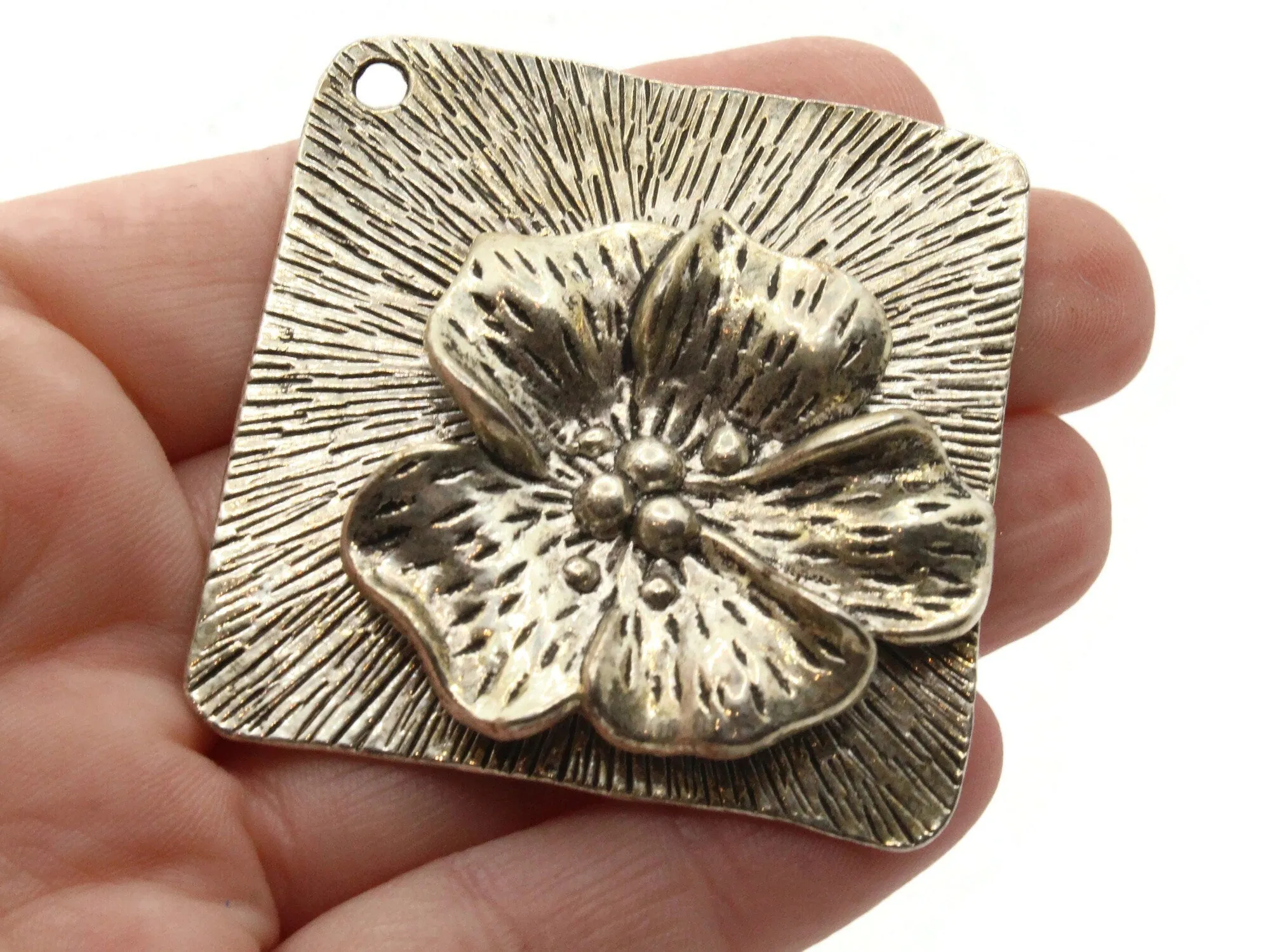 65mm Silver Metal Flower and Diamond Pendant